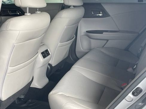 Used 2016 Honda Accord EX-L image 18