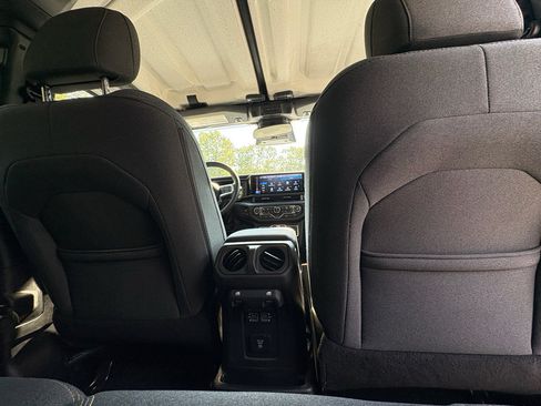 Used 2025 Jeep Wrangler Unlimited Sahara AWD/4WD image 31