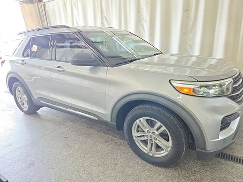 Used 2021 Ford Explorer XLT RWD image 6