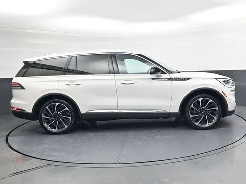 Used 2020 Lincoln Aviator Reserve w/ Equipment Group 202A image 3