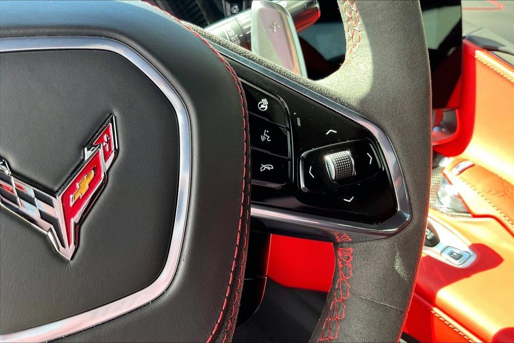 Used 2022 Chevrolet Corvette Stingray Premium Cpe w/ Z51 Performance Package RWD image 18