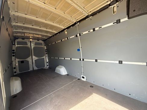Used 2023 Mercedes-Benz Sprinter 2500 image 27