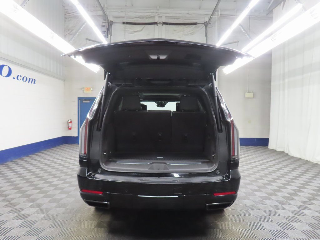 Used 2026 Cadillac Escalade Platinum Sport w/ LPO, Floor Liner Package AWD/4WD image 37