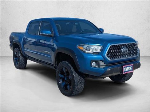 Used 2018 Toyota Tacoma TRD Off-Road image 3