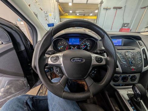 Used 2013 Ford Focus SE FWD image 30