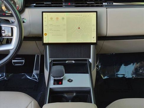 Used 2024 Land Rover Range Rover SE AWD/4WD image 15