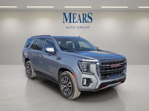 Used 2023 GMC Yukon AT4 w/ AT4 Premium Package AWD/4WD image 7