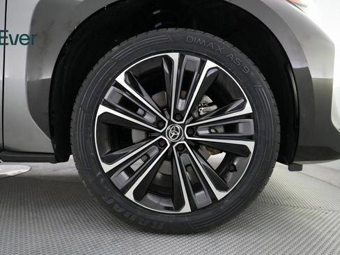 Used 2023 Toyota bZ4X Limited image 20