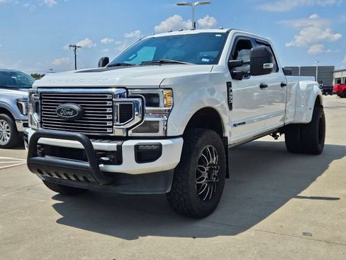 Used 2020 Ford F350 Platinum AWD/4WD image 2