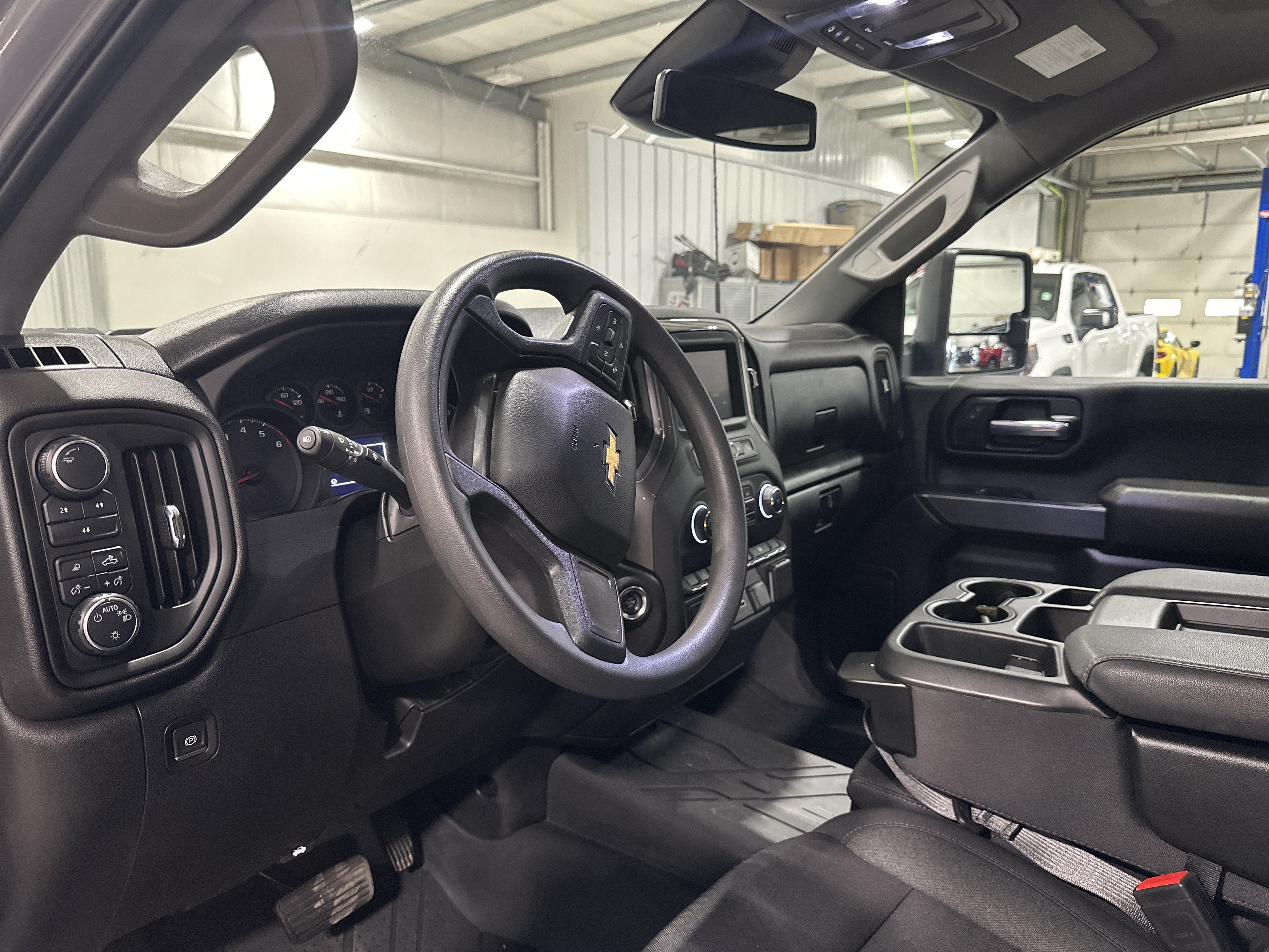Used 2024 Chevrolet Silverado 2500 Custom w/ Custom Convenience Package AWD/4WD image 9
