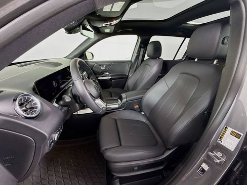 Used 2026 Mercedes-Benz GLB 250 4MATIC image 5