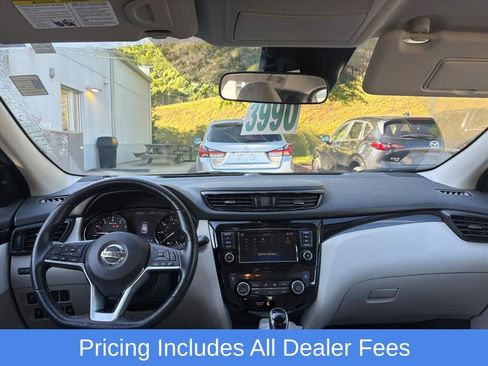 Used 2022 Nissan Rogue Sport SV AWD/4WD image 6