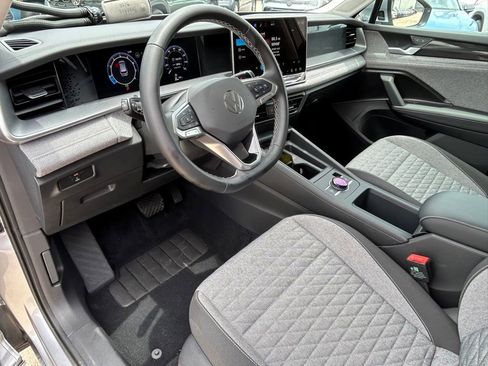 Certified 2025 Volkswagen Tiguan S FWD image 16