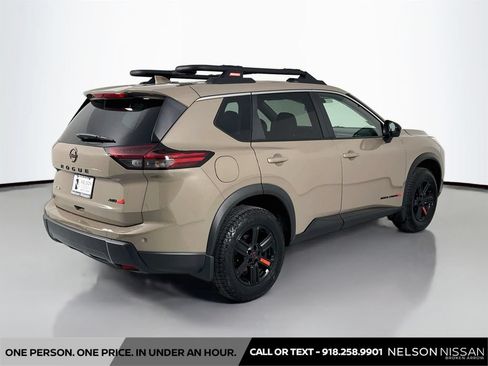 Certified 2025 Nissan Rogue SV AWD/4WD image 5