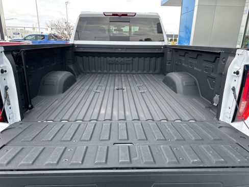 Used 2023 GMC Sierra 2500 SLT w/ SLT Premium Package image 11