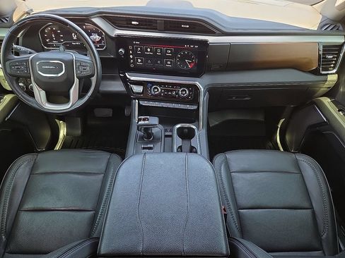 Used 2024 GMC Sierra 1500 Denali w/ Technology Package AWD/4WD image 9