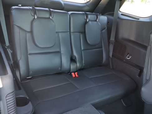 Used 2025 Ford Explorer ST AWD/4WD image 13