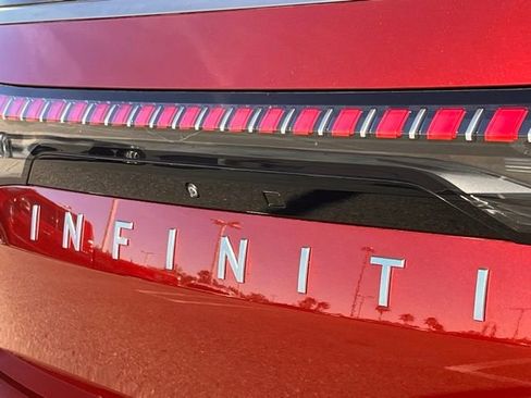 Certified 2025 INFINITI QX80 Sensory image 33