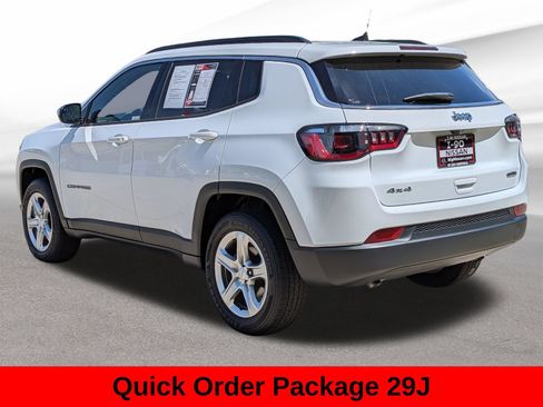 Used 2023 Jeep Compass Latitude w/ Convenience Group AWD/4WD image 10