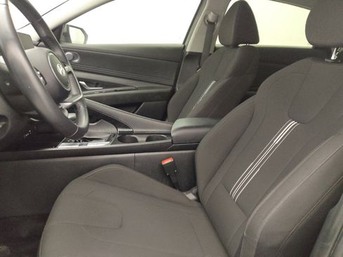 Used 2024 Hyundai Elantra SEL w/ Convenience Package FWD image 17