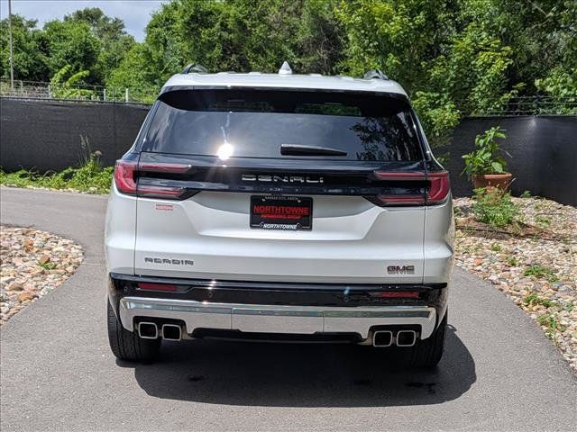Used 2025 GMC Acadia Denali FWD image 4