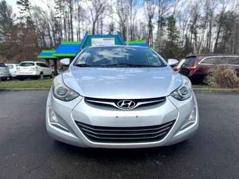 Used 2015 Hyundai Elantra Sport image 2