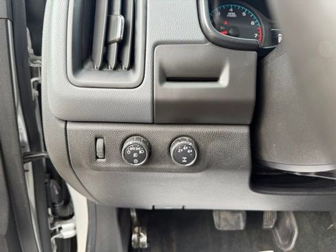 Used 2015 Chevrolet Colorado Z71 AWD/4WD image 19