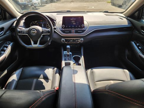 Used 2024 Nissan Altima 2.5 SR FWD image 15