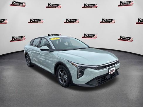 Used 2025 Kia K4 LXS image 3