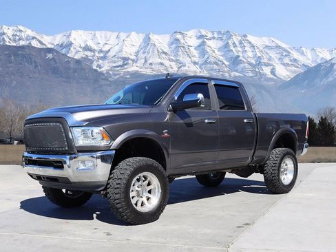 Used 2014 RAM 2500 Laramie image 2