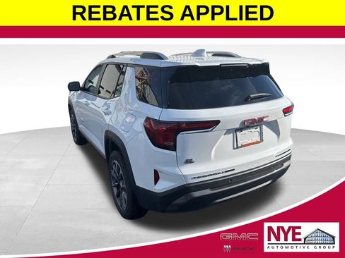 Used 2026 GMC Terrain Elevation w/ Elevation Premium Package image 3