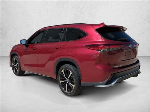 Used 2021 Toyota Highlander XSE FWD image 7