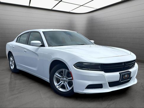 Used 2022 Dodge Charger SXT w/ Leather Interior Group image 8