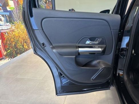 Used 2024 Mercedes-Benz GLA 250 4MATIC image 31