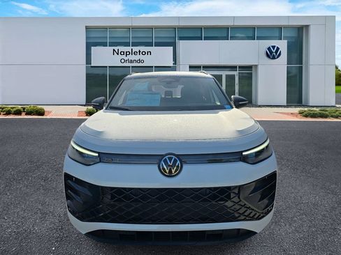 New 2026 Volkswagen Tiguan SE R-Line FWD image 2