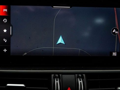 Used 2023 Alfa Romeo Giulia Veloce image 23