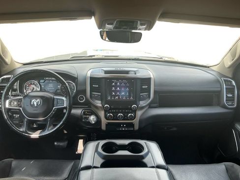 Used 2019 RAM 1500 Laramie AWD/4WD image 17
