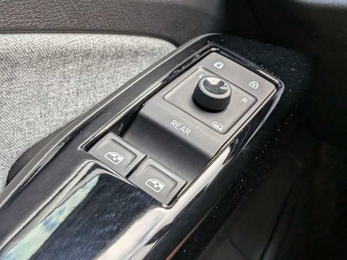 Certified 2023 Volkswagen ID.4 Pro RWD image 38