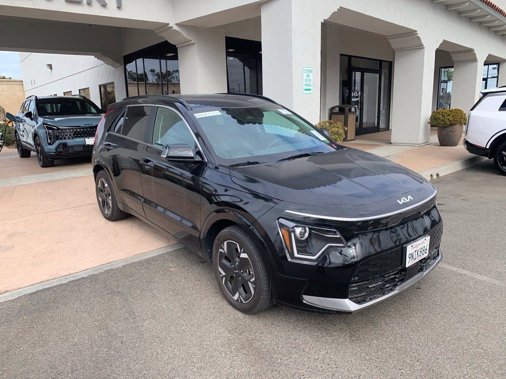 Certified 2024 Kia Niro Wind FWD image 4