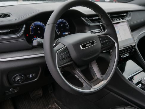 Used 2024 Jeep Grand Cherokee Limited w/ Trailer Tow Package image 19