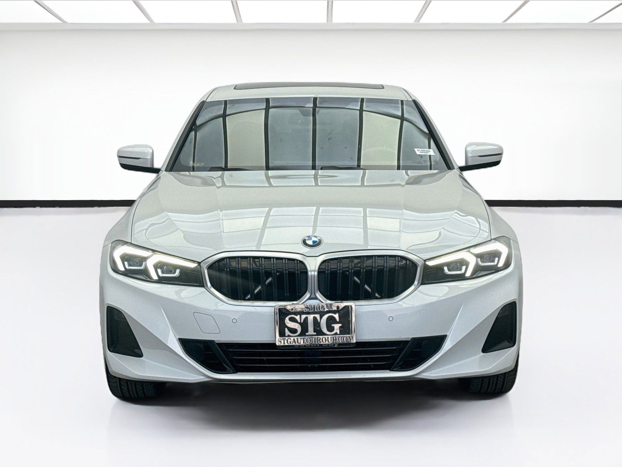 Used 2024 BMW 330i Sedan w/ Convenience Package RWD image 2
