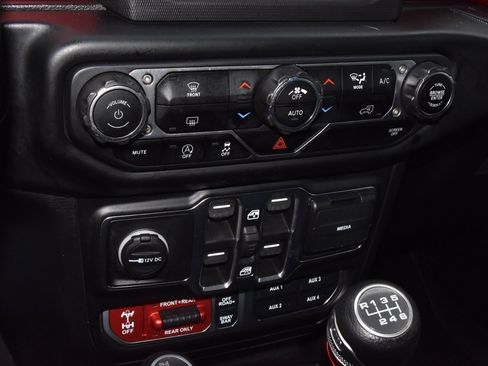 Used 2021 Jeep Wrangler Unlimited Rubicon image 29