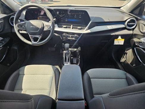 New 2026 Chevrolet Trax LT w/ Driver Confidence Package FWD image 9