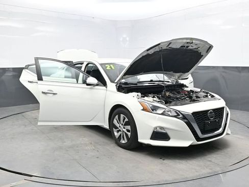 Used 2021 Nissan Altima 2.5 S FWD image 41