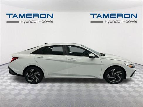New 2025 Hyundai Elantra Limited image 6