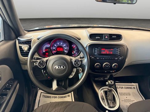 Used 2016 Kia Soul FWD image 24