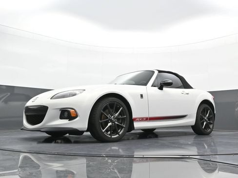 Used 2015 MAZDA MX-5 Miata Club RWD image 18