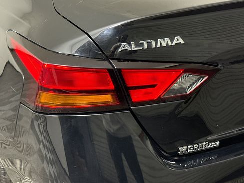 Used 2022 Nissan Altima 2.5 S FWD image 36