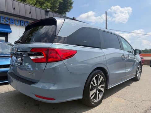 Used 2023 Honda Odyssey Touring image 3