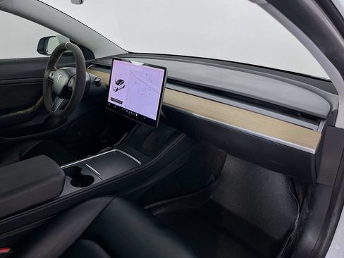 Used 2021 Tesla Model 3 Standard Range Plus RWD image 31
